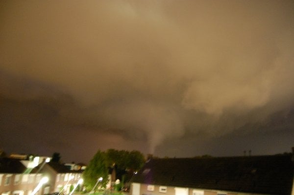 tornado treft nederland richiedrunen